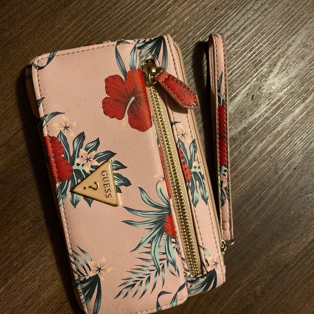 GUESS wallet - Picture 3 of 7